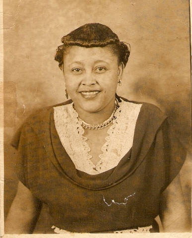 Mozelle Brown
(1920 - 1985) Daughter of Alberta & Earl