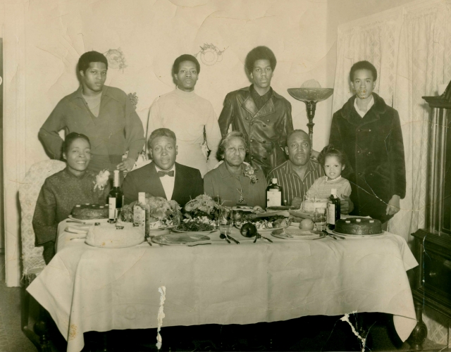 seated- Big Baby,??Booker with baby Ruthie
Standing- Felton, Beedie, Anthony & Johnny