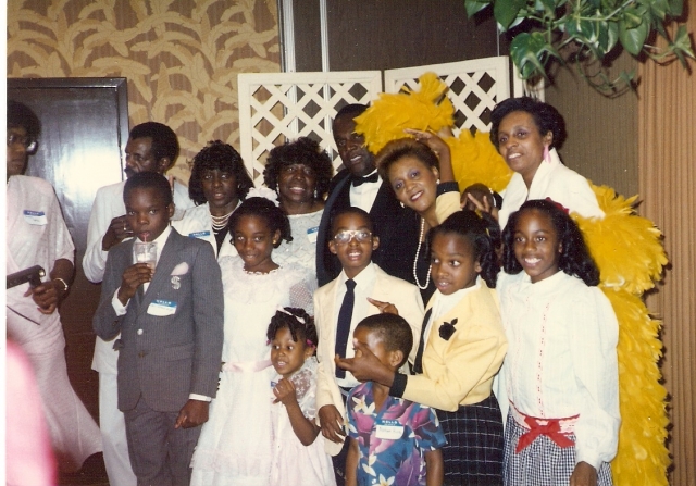 Debbie,Shawn,Keda,Bridgett,LaMarr,Brian,Ronda,
Marsha,Jerri, Gwen, Cecil, Della, Toni & Louis